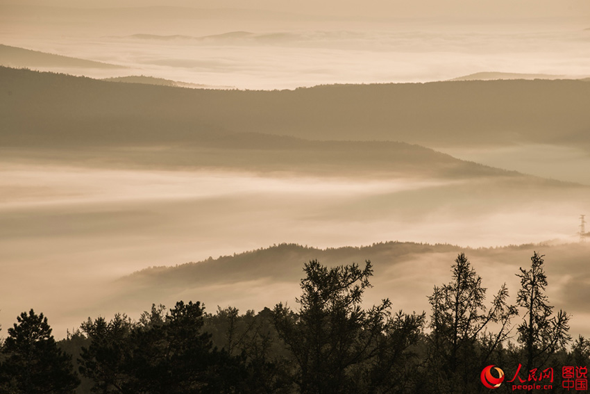 Foggy mists of Zhalinkuer Mountain