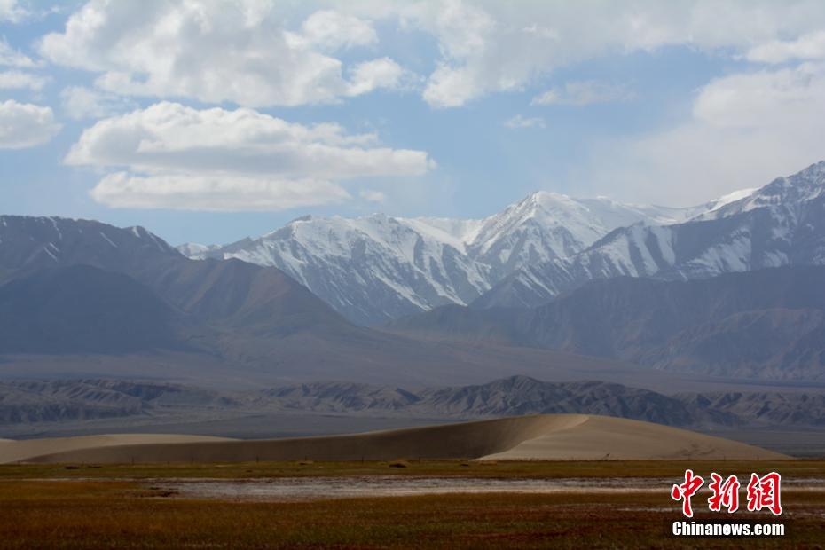 Picturesque autumn in Gansu's Subei grassland