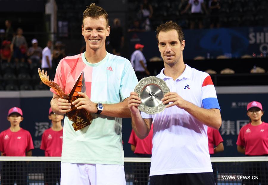 Tomas Berdych won 2-1 to claim the title.