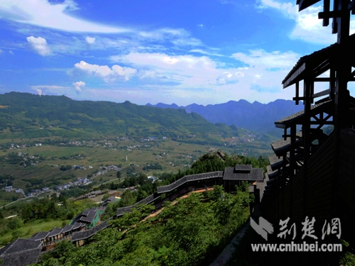 World's longest sightseeing escalator awaits you in Central China