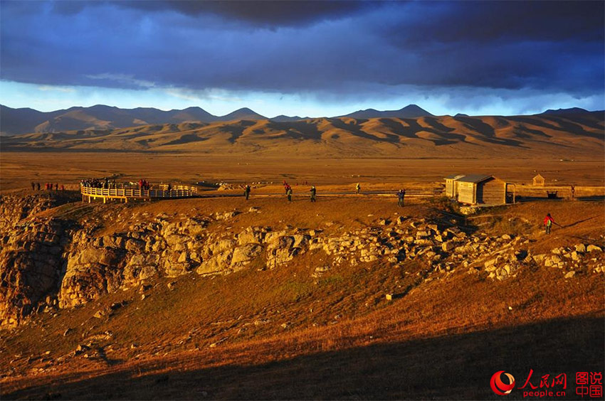 Bayanbulak Grassland at sunset