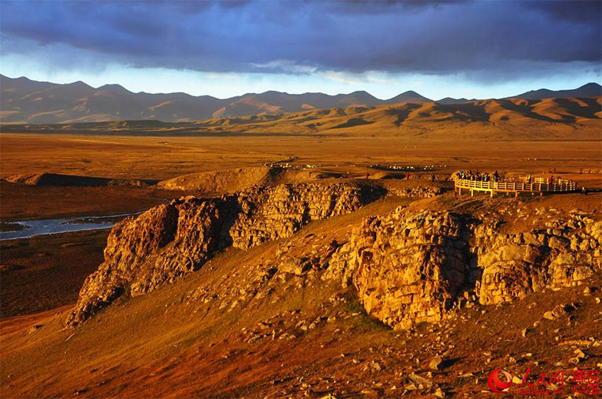 Bayanbulak Grassland at sunset