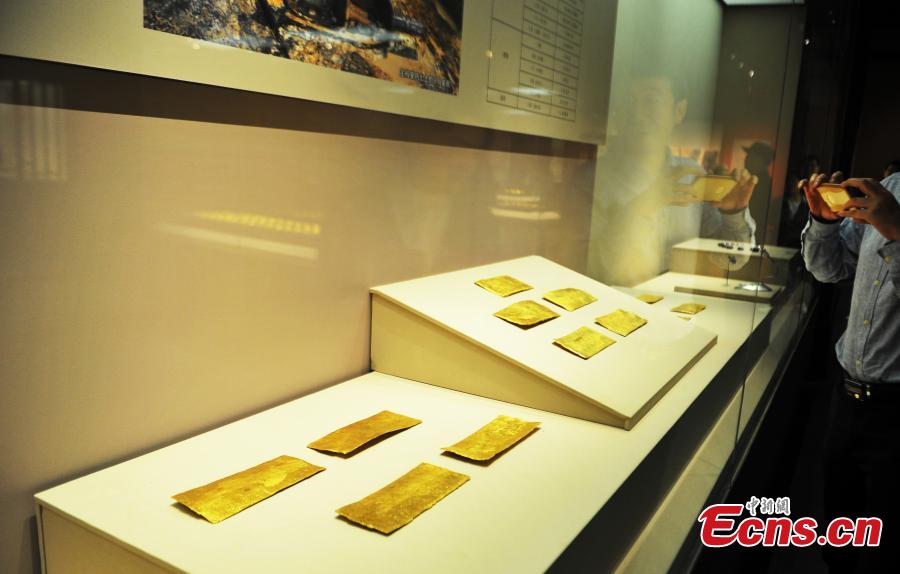 Over 900 artifacts from Han tomb on display