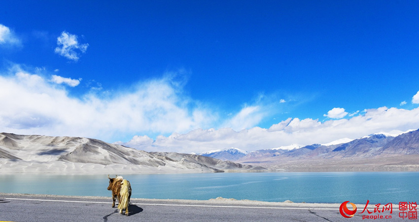 Scenery of Baisha Lake on Pamirs Plateau