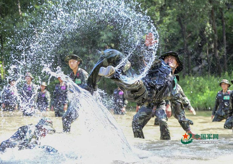 Armed police undergo 'devil training' in Beijing