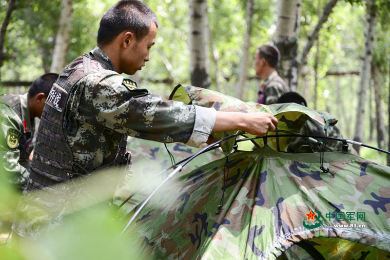 Armed police undergo 'devil training' in Beijing