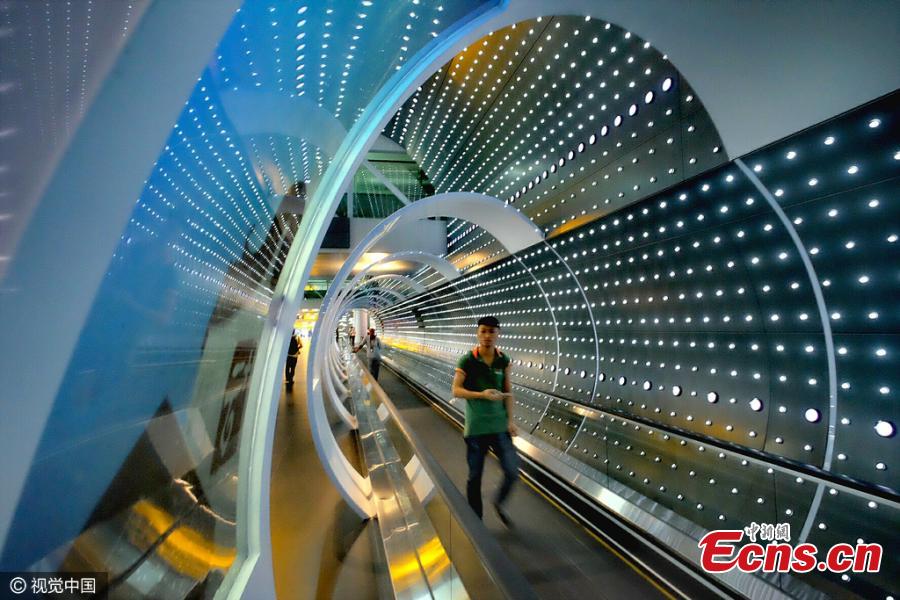 'Space-Time Tunnel' opens in Guangzhou airport