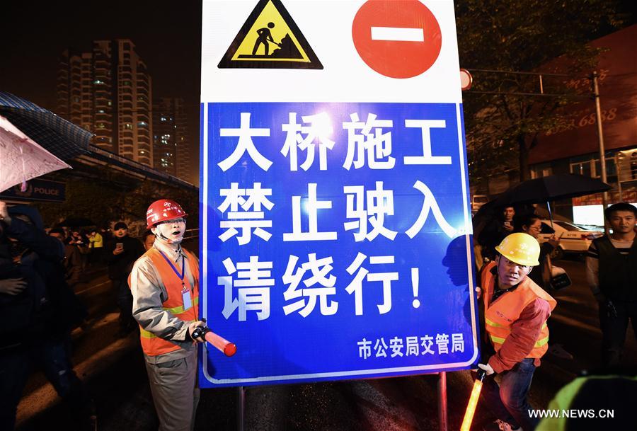 CHINA-NANJING-BRIDGE RENOVATION (CN)