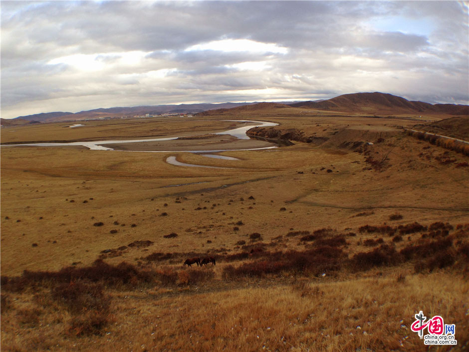 Autumn scenery of Hongyuan Grassland in Sichuan