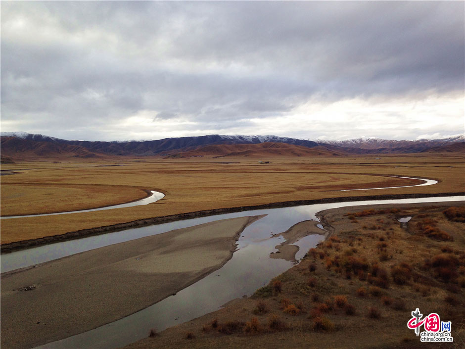 Autumn scenery of Hongyuan Grassland in Sichuan