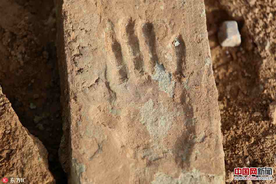 Song Dynasty tomb unearthed in Xinjiang