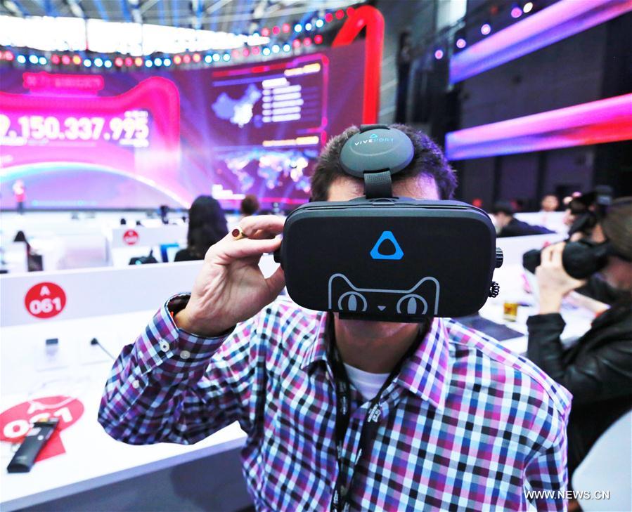 CHINA-SHENZHEN-VR SHOPPING(CN)