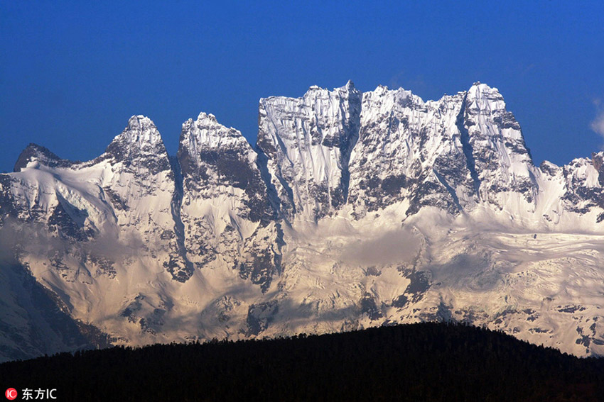 Meili Snow Mountain:Godlike snow mountain in China