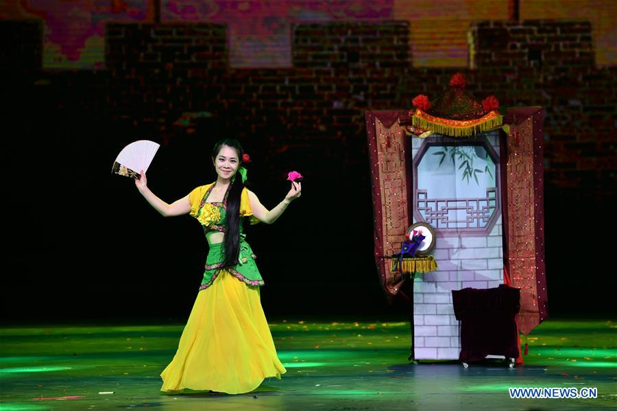 CHINA-HENAN-ACROBATICS FESTIVAL-MAGIC SHOW (CN) 