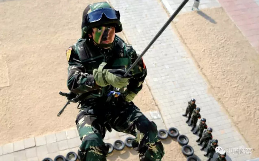 Heroines! China’s female soldiers in training