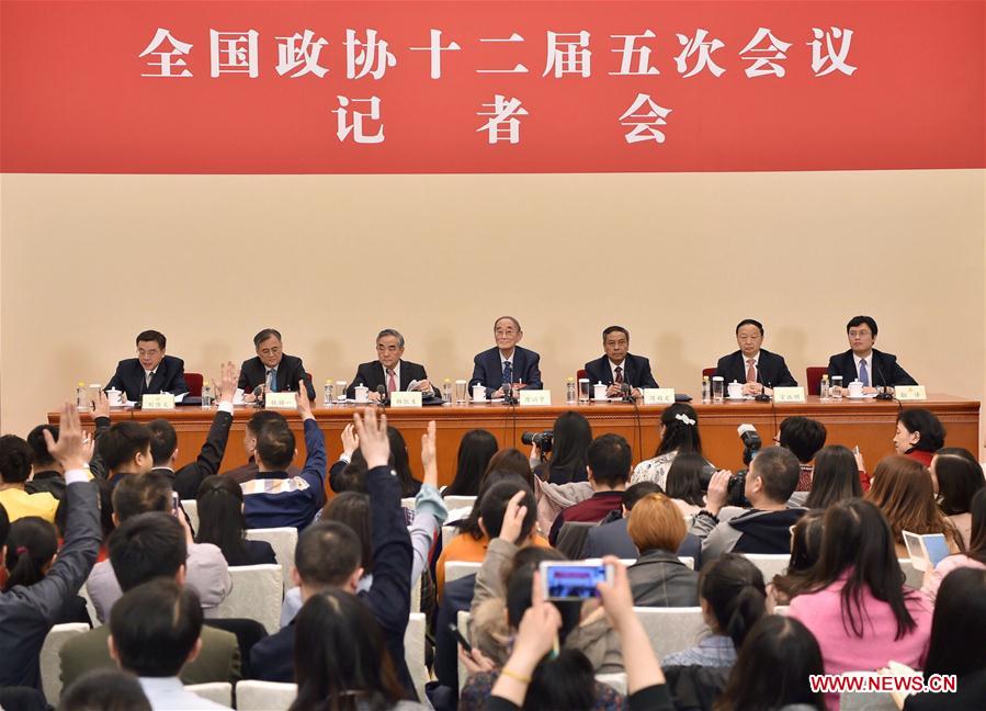 CPPCC members attend press conference on promoting economic growth