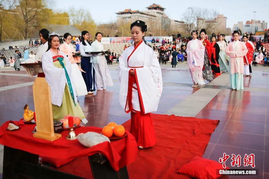 Traditional Chinese festival celebrated in 'hanfu' garb