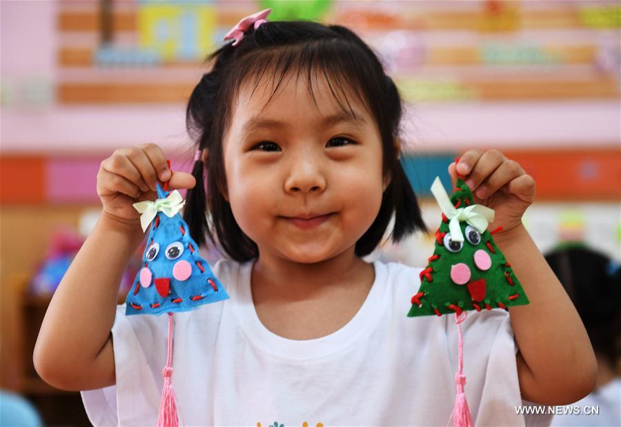 Kindergarten in Hebei holds activity to greet Dragon Boat Festival