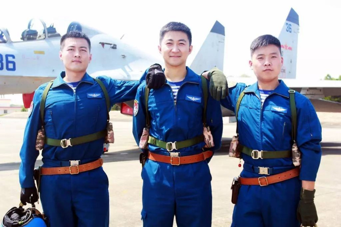 Chinese navy's first self-trained young pilots to conduct solo flights 