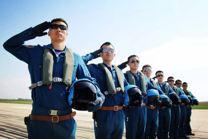 Chinese navy's first self-trained young pilots to conduct solo flights 