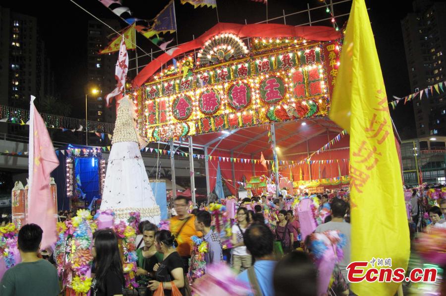 Traditional culture thrives in modern Hong Kong