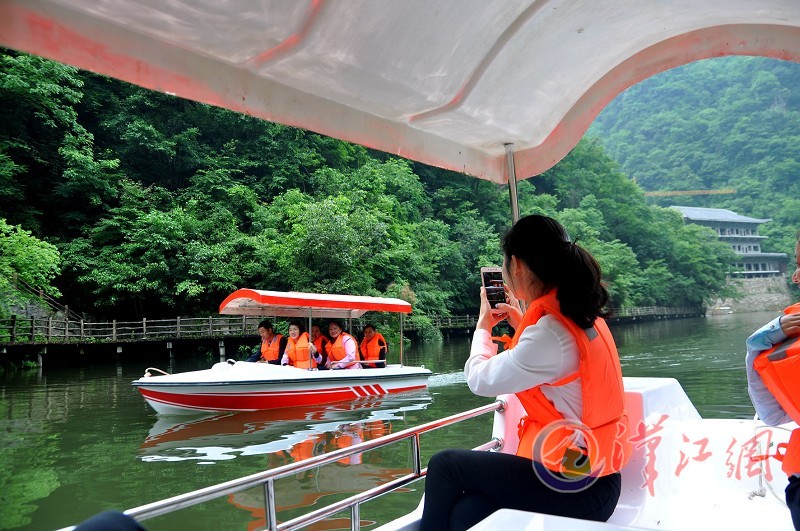 Water park built up in Yaozhi River Scenic Area