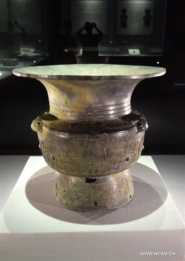 Relics discovered from ruins displayed in E China's Shandong