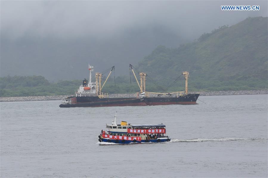 Chinese aircraft carrier formation opens for public to visit