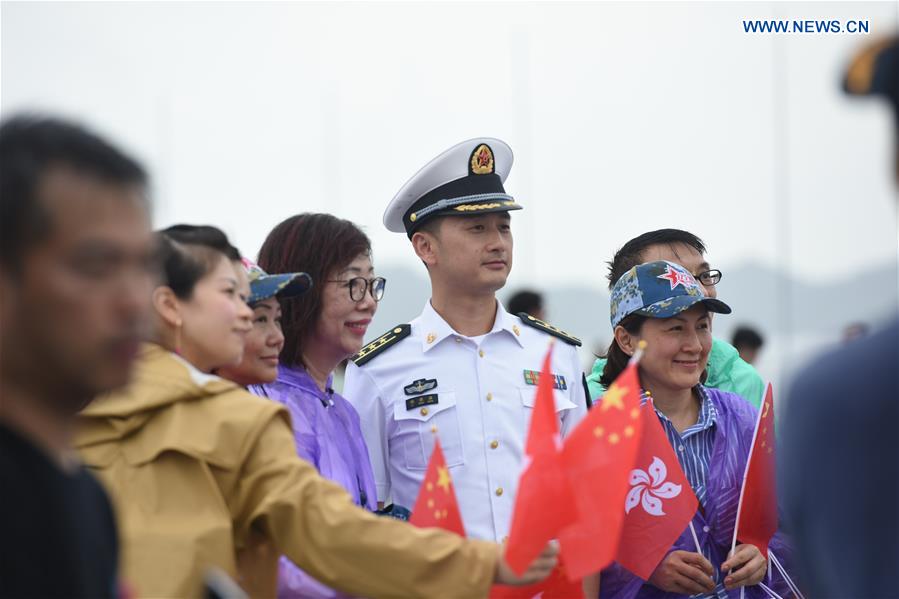 Chinese aircraft carrier formation opens for public to visit