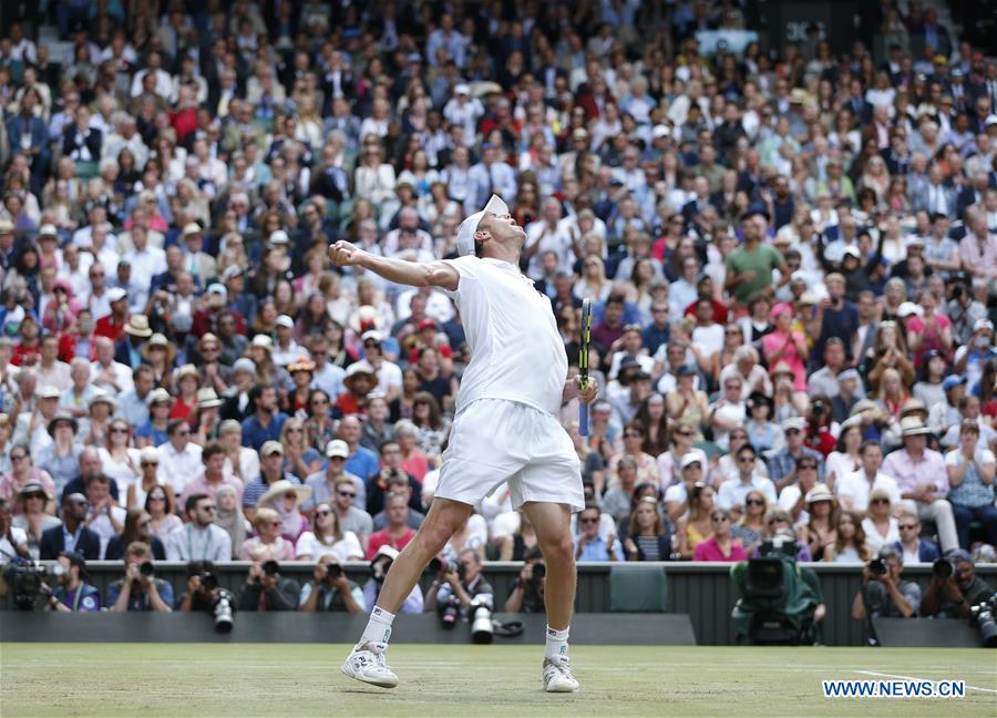 Wimbledon Championships men's singles quarter-finals: Querrey beats Murray 3-2