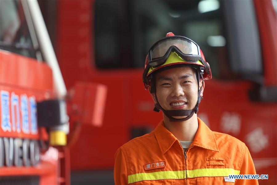 Outdoor work continues despite sweltering weather across many parts of China