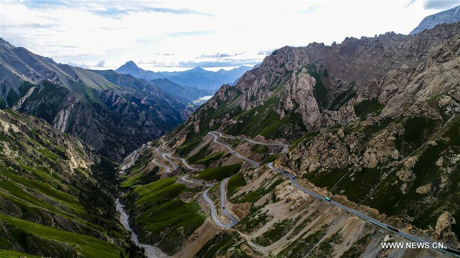 In pics: Xinjiang's most beautiful highway