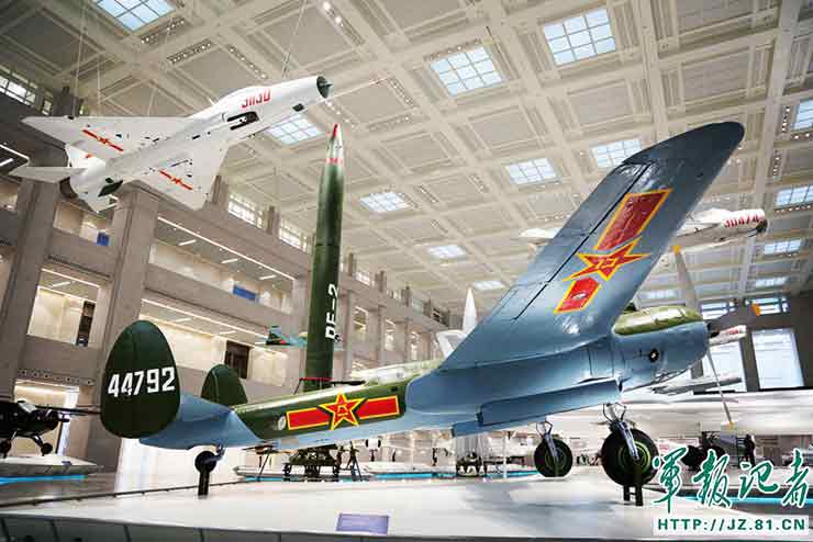 PLA weapons exhibition opens to the public