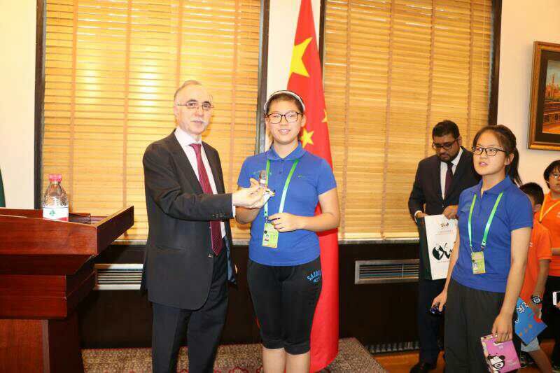 Young journalists and diplomats visit embassy of Pakistan, Beijing