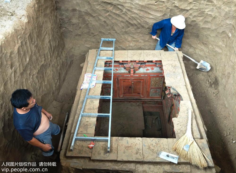 Tomb with beautiful brick carvings excavated in Shanxi