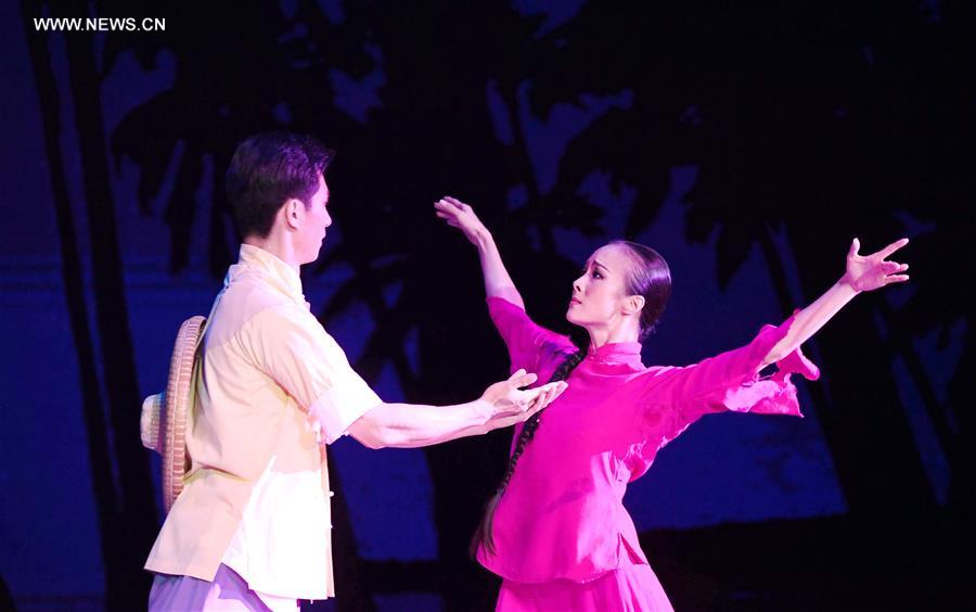 Dancers perform at BRICS Night of Ballet in SE China's Xiamen