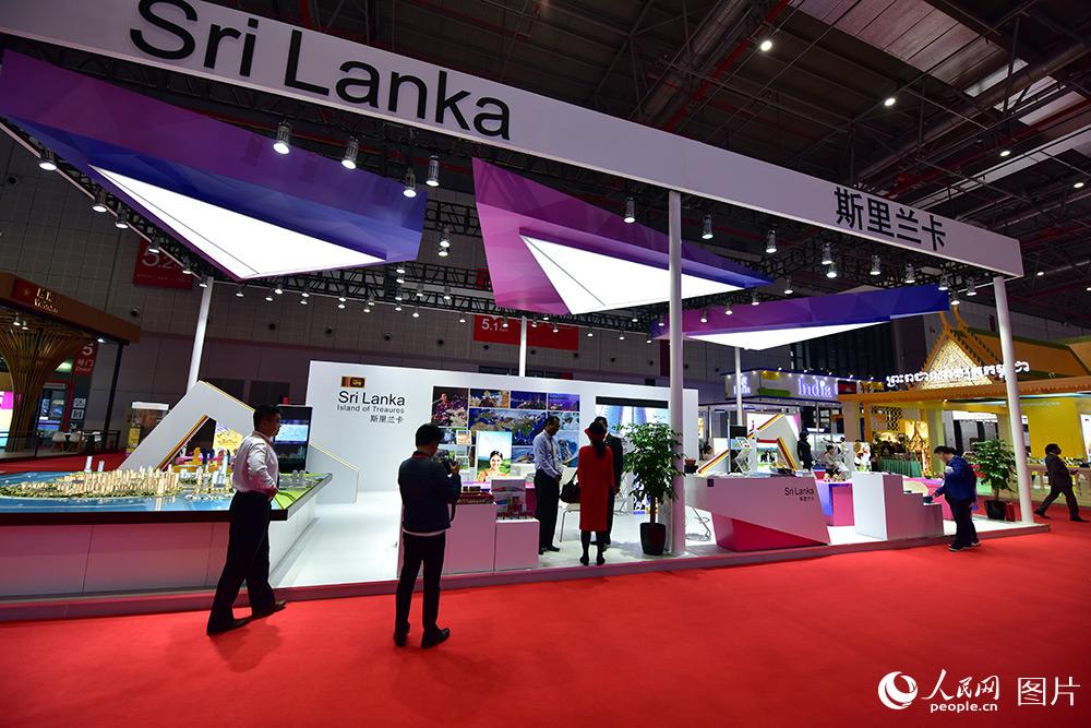 A Glimpse of the CIIE Country Pavilion