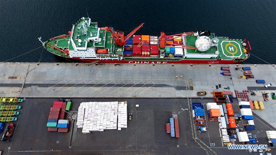 China's icebreaker Xuelong makes port call at Australia's Hobart