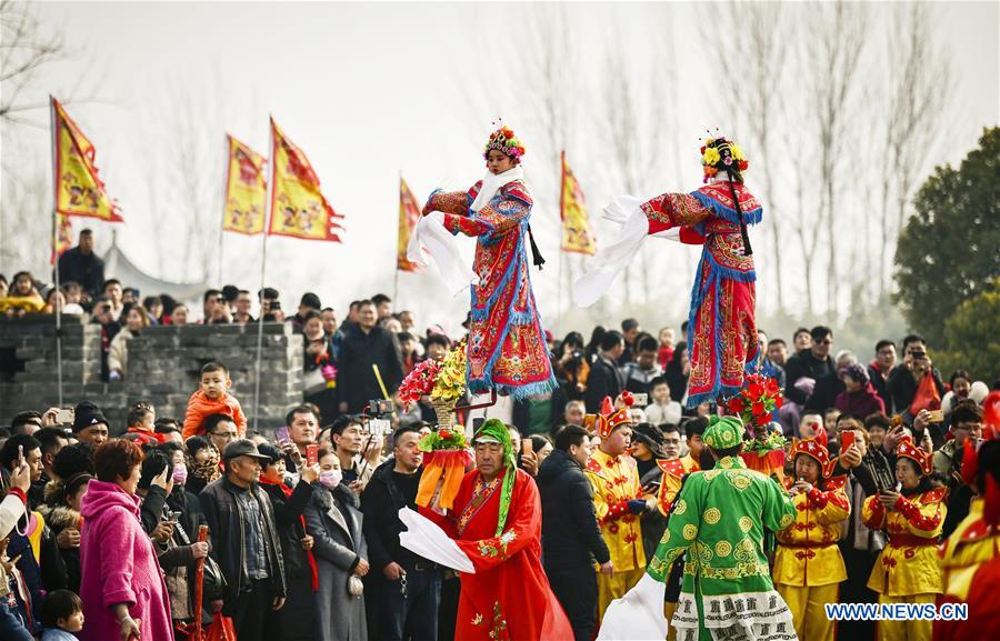 Temple fairs held across China during Spring Festival holiday