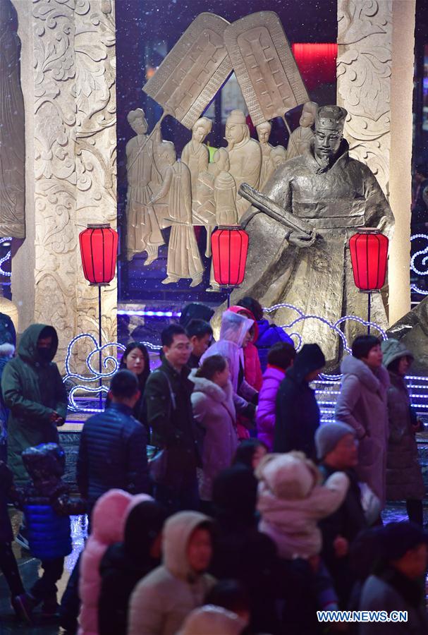 Xi'an sees boom in tourism market as Spring Festival holiday draws to end