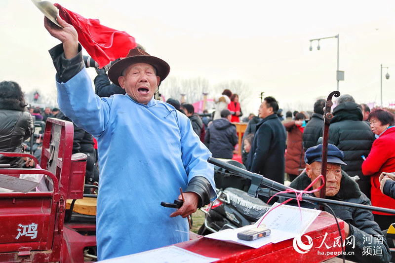 Folk artists gather at a fair in China's Henan