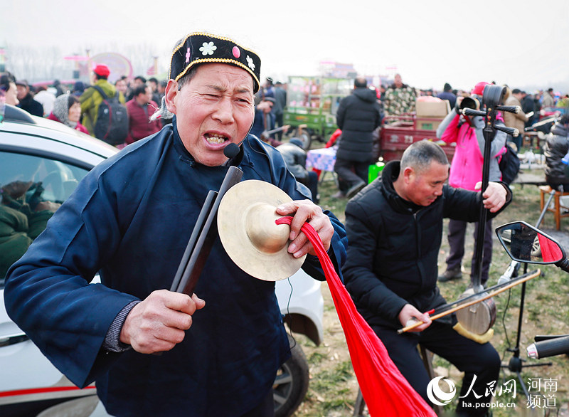 Folk artists gather at a fair in China's Henan