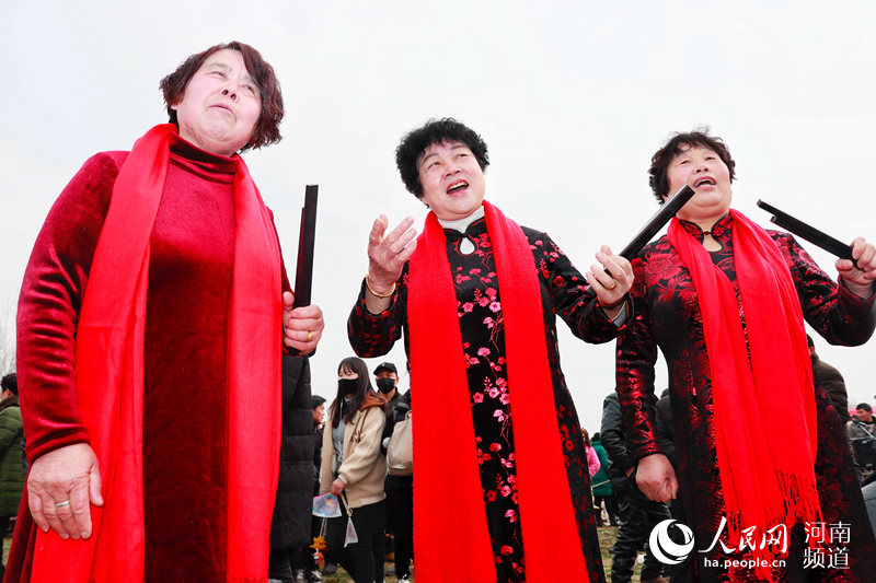 Folk artists gather at a fair in China's Henan