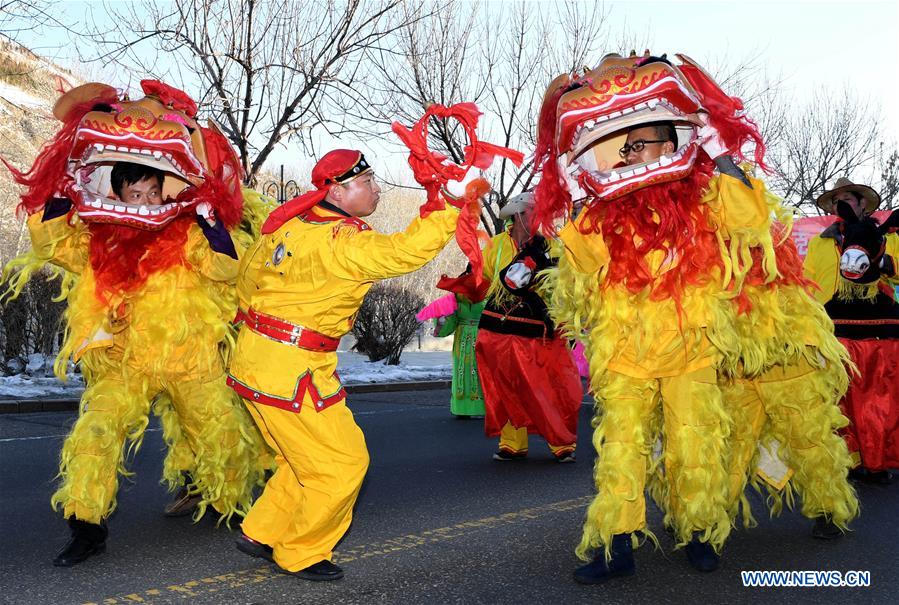 Activities held to celebrate Lantern Festival in Altay, NW China's Xinjiang