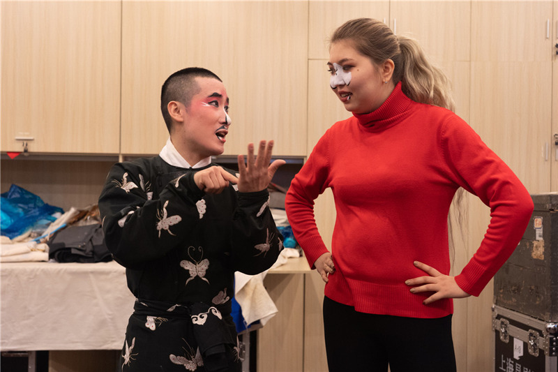 Traditional opera inspires overseas students