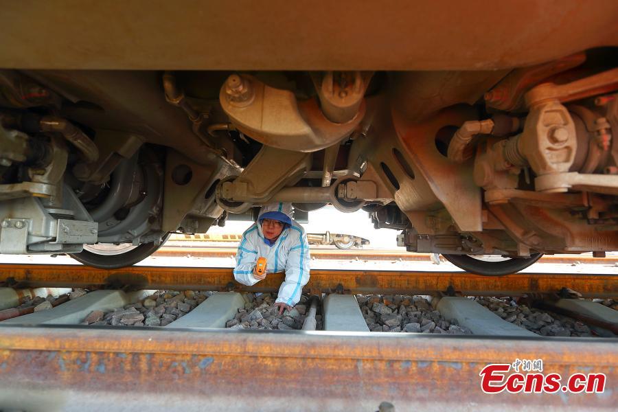 China's first women-only speed train service team