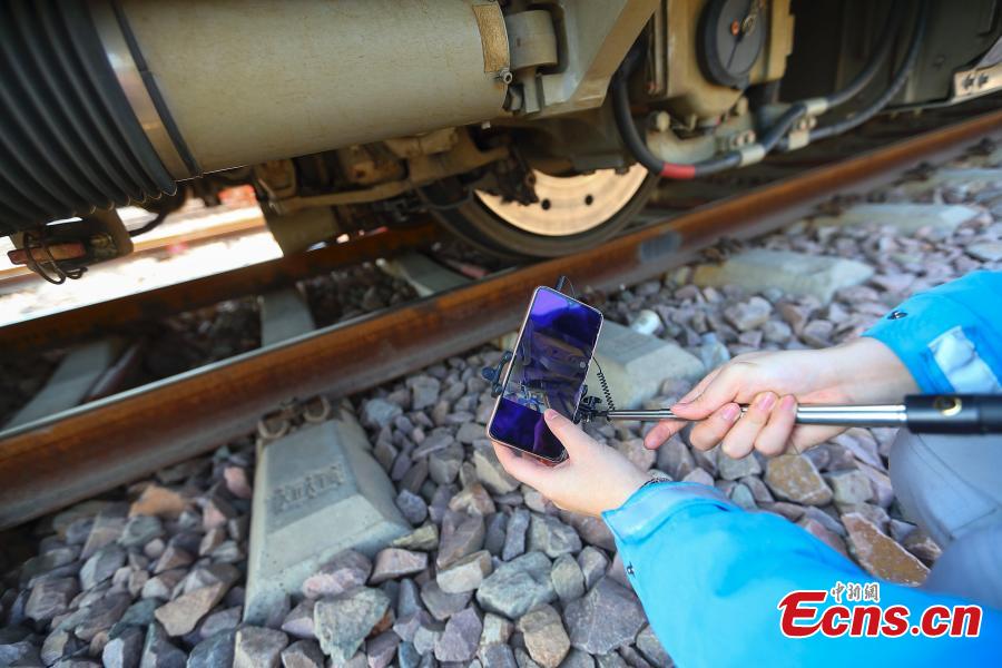 China's first women-only speed train service team