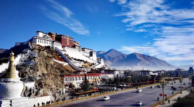 SW China’s Tibet sends welcome card to world travelers
