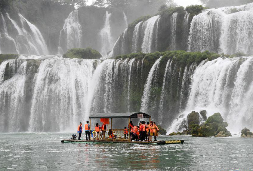 Detian Waterfalls in south China's Guangxi