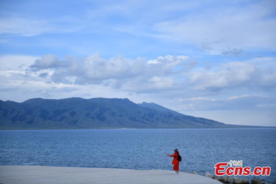Xinjiang’s highest lake a natural wonder
